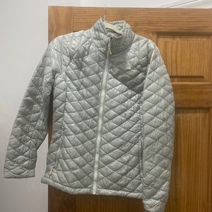 North Face Windbreaker size Medium